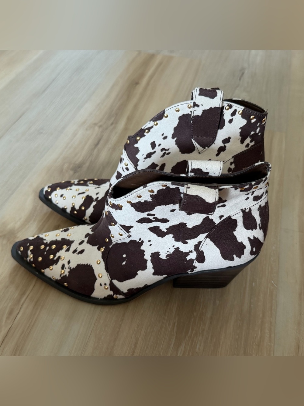 Women’s Cowprint Western Ankle Boots - White & Brown